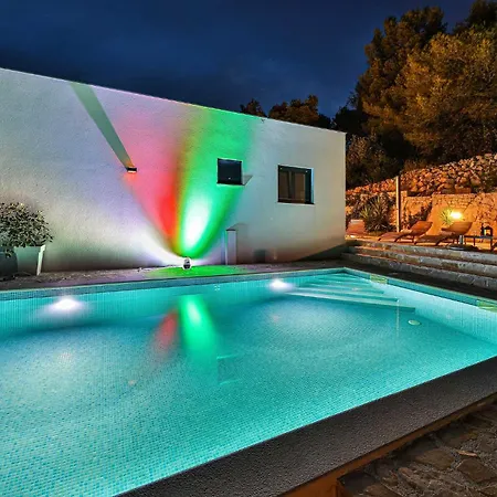 Awesome In Feriehus Poljica (Trogir)