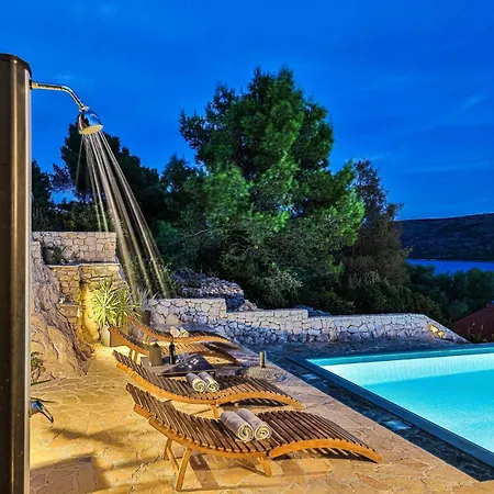 Feriehus Awesome In Poljica (Trogir)